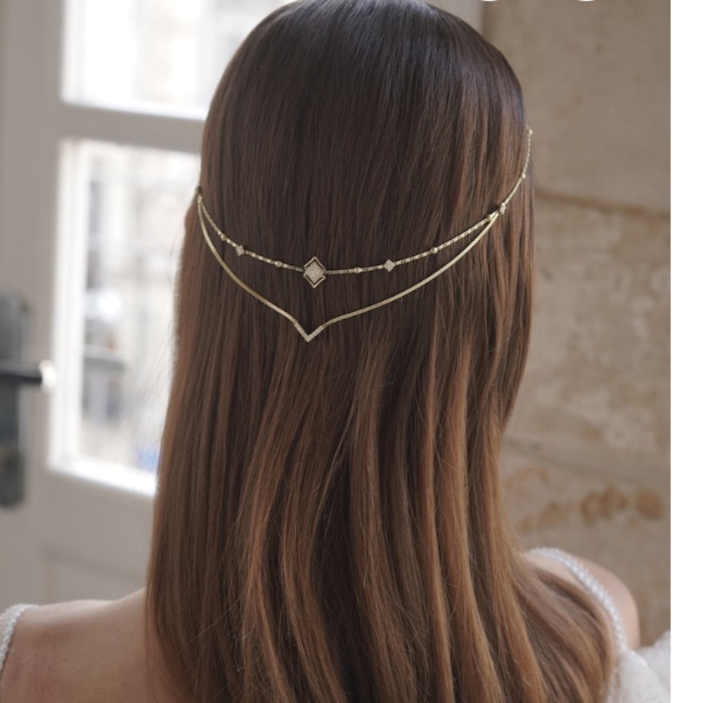 Elegant Gold Hair Chain Accessory